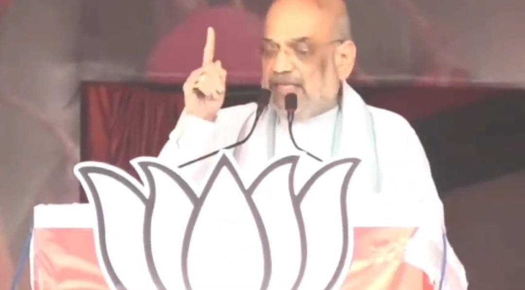 मुजफ्फरपुर में नीतीश-लालू पर गरजे अमित शाह, कहा नीतीश जी सत्ता का सुख भोगने के लिए लालू की गोद में जा बैठे हैं