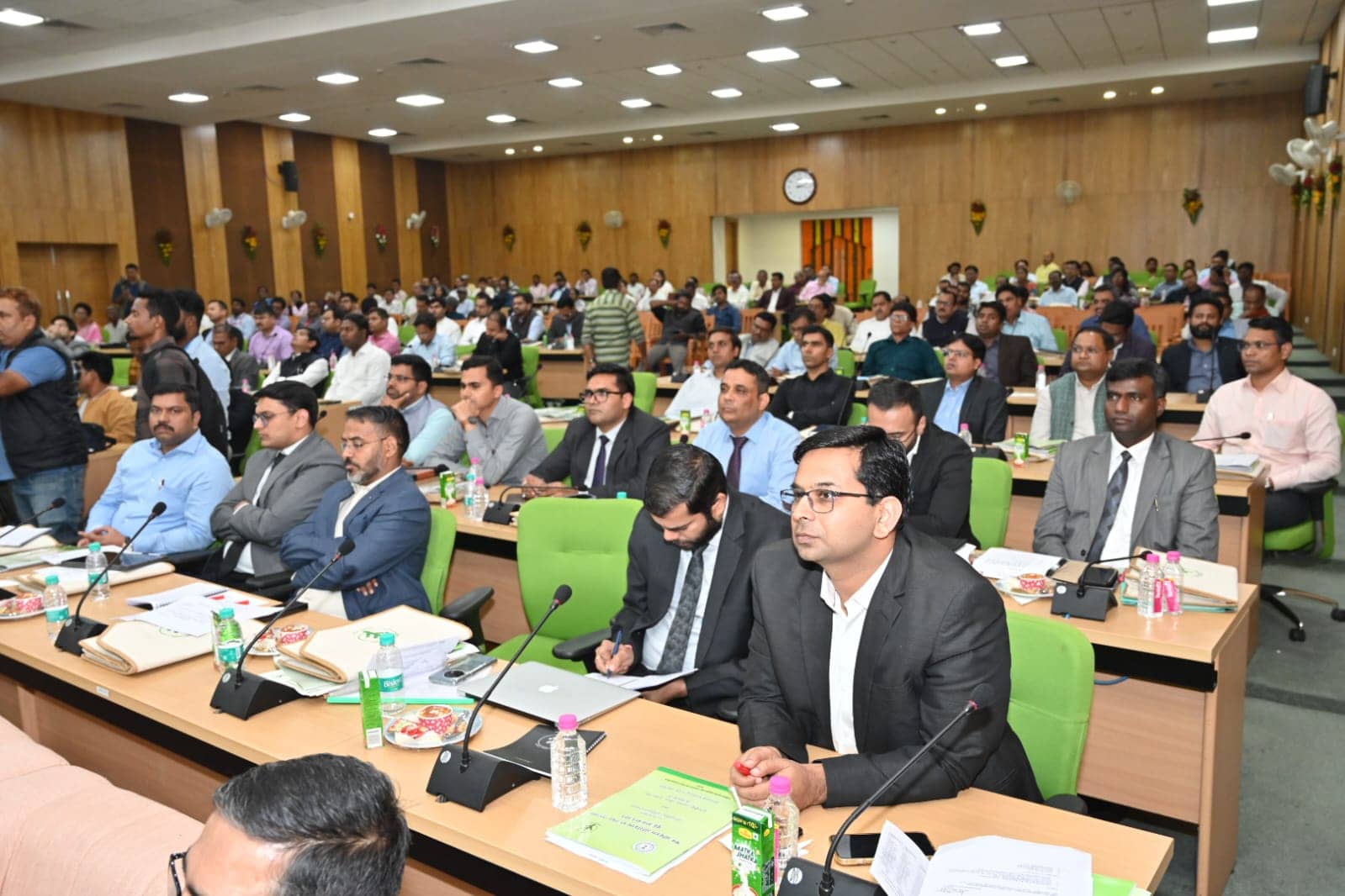 झारखंड के IAS अधिकारी नहीं जानते अबुआ दिशोम अबुआ बीर का मतलब! कैसे करेंगे आदिवासी मूलवासी का उत्थान