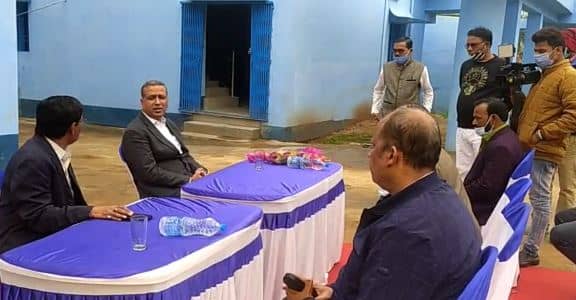 जलापूर्ति योजना का निरीक्षण करने पहुंचे पेयजल एवं स्वछता विभाग के सचिव, ग्रामीणों ने कहा, हमें फ्री में दें पानी