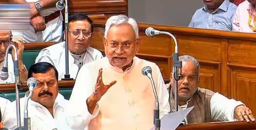 गंदी बात पर नीतीश कुमार ने विधानसभा में मांगी माफी, कहा- मैं अपने शब्द वापस लेता हूं