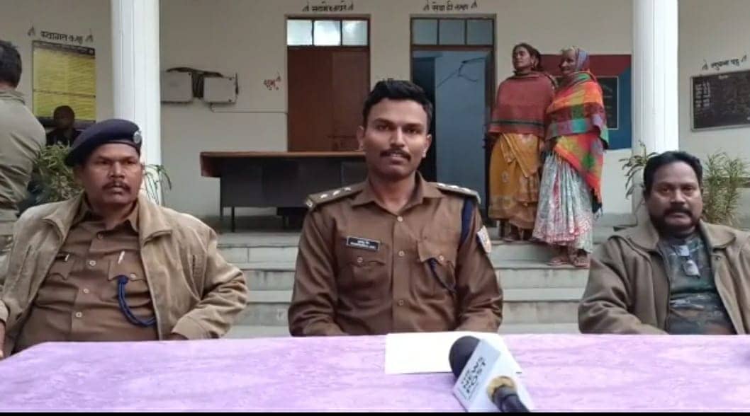 देसी पिस्टल के साथ 13 अपराधी धराए, PLFI से है कनेक्शन