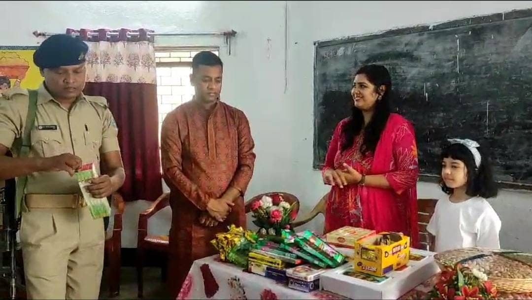 एसएसपी किशोर कौशल ने बच्चों संग मनाई दिवाली की खुशियां, बच्चों के चेहरे पर दिखा उत्सव