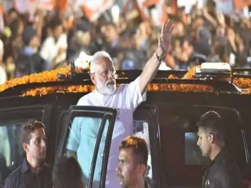 अपने अपने छतों से टार्च जलाकर पीएम मोदी का करें स्वागत, भैया दूज के दिन आ रहे हैं हम सबके भैया- भाजपा सांसद संजय सेठ