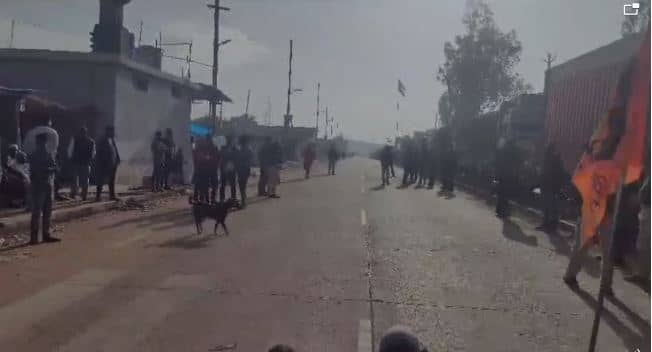 Big breaking- लोक आस्था के महापर्व के पहले तनाव पैदा करने की साजिश, मंदिरों में प्रतिमा के साथ तोड़ फोड़, आक्रोशित लोगों ने किया एन एच- 75 जाम