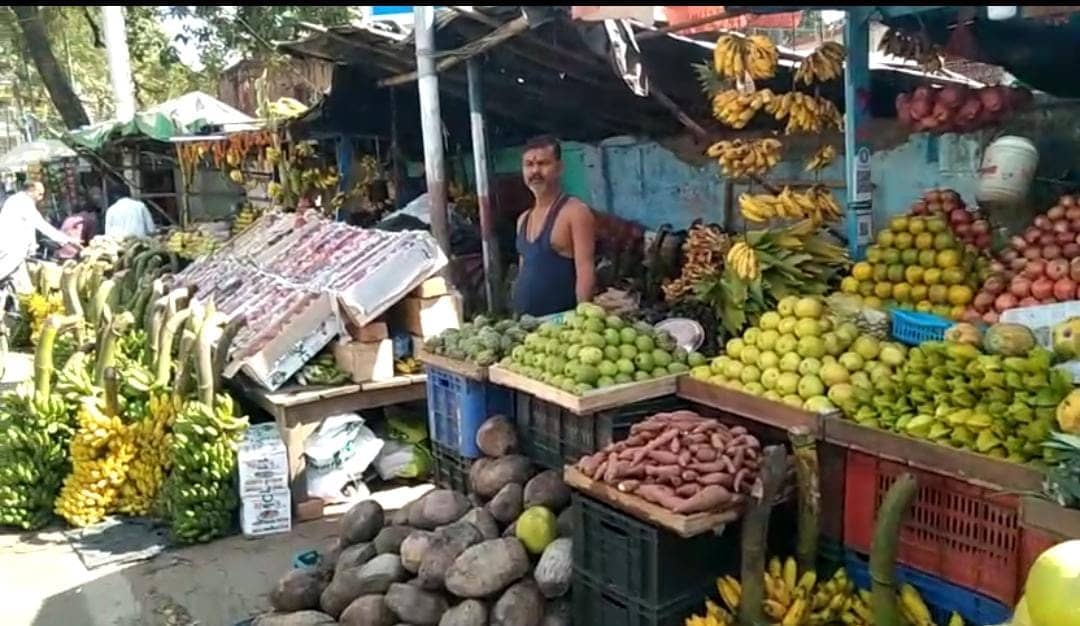 Chhath puja: महंगाई पर आस्था भारी! महापर्व को लेकर बाजारों में बढ़ी रौनक, सामग्री खरीदने वालों की बढ़ी भीड़