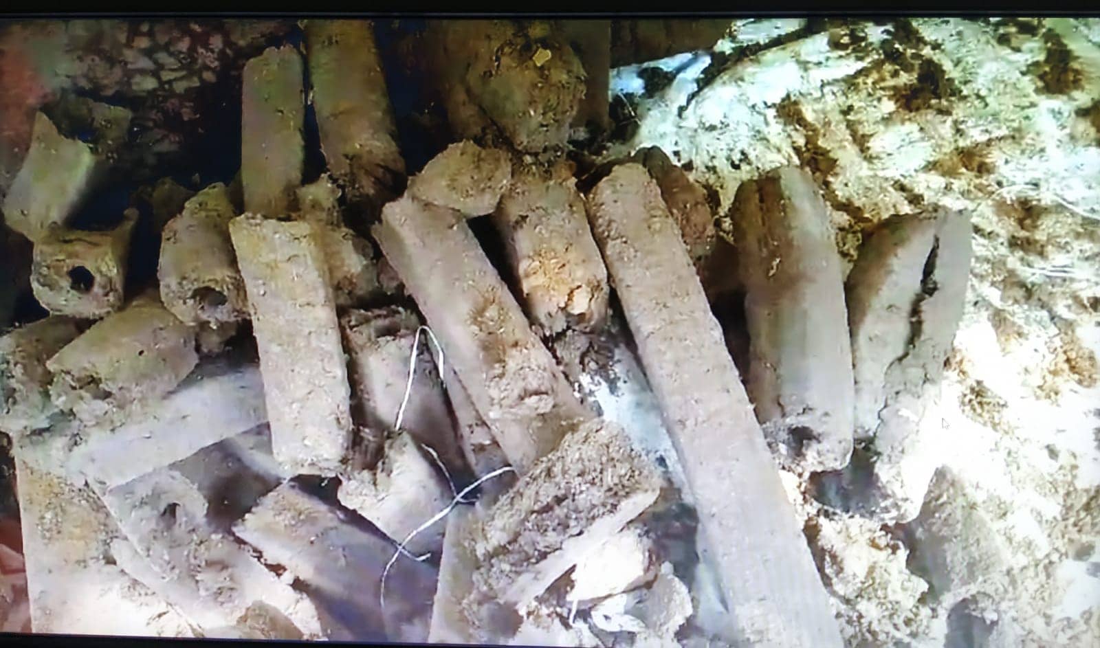 हरियाणा की मशीन धनबाद में बना रही गोबर से  लकड़ी, बन रहा  महापर्व का प्रसाद 