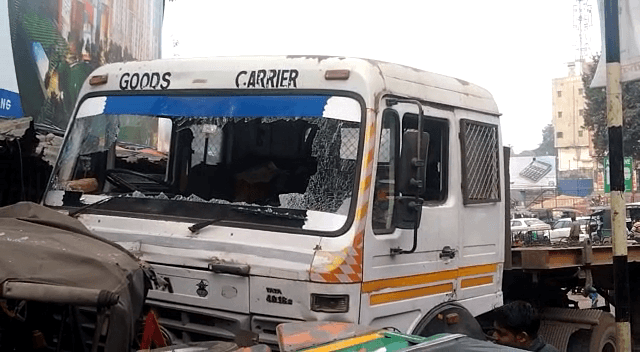 धनबाद में टेलर ने तीन ऑटो को मारी टक्कर, एक की मौत