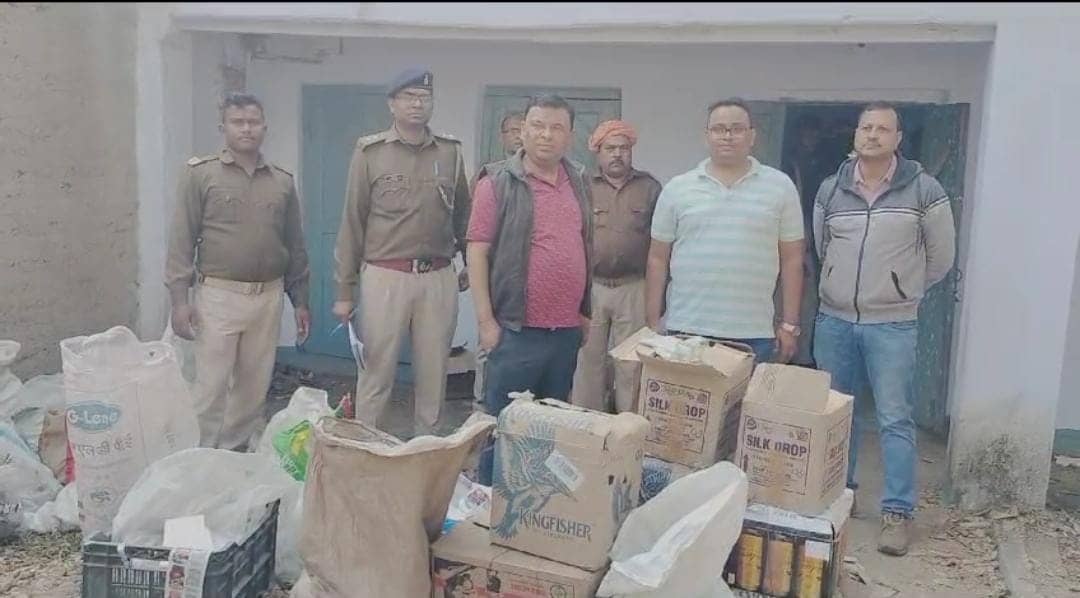 जमशेदपुर: आबकारी विभाग ने मिनी अवैध शराब फैक्ट्री का किया भांड़ाफोड़, एक गिरफ्तार