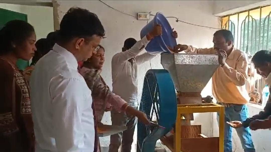 लाह को चवरी बनाकर बेच रहे हैं गुमला के किसान, कमा रहे दोगुना लाभ, पढ़ें इस प्रक्रिया के बारे में