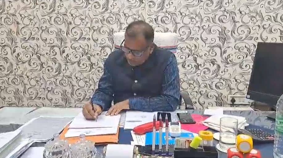 अब ठंढ में नहीं ठिठुरेंगे बेघर! जमशेदपुर में नगर निगम ने तैयार किया 50 बेड का सेल्टर होम, मिलेंगी ये सभी सुविधाएं