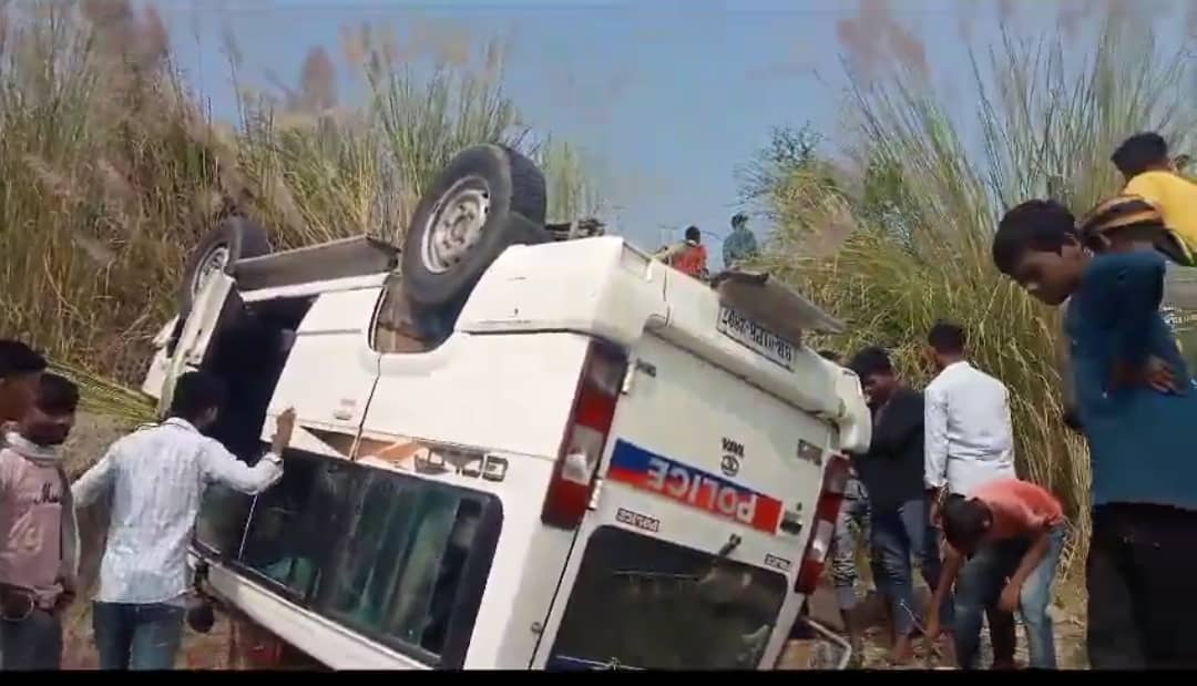 औरंगाबाद : ग्रामीण विकास मंत्री श्रवण कुमार की स्कॉट वाहन दुर्घटनाग्रस्त, पांच पुलिसकर्मी जख्मी