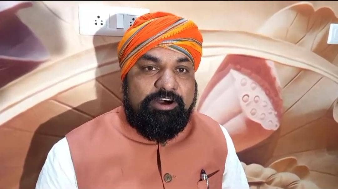 पटना: सरकारी स्कूल की छुट्टियों पर सियासत शुरु! बीजेपी ने फैसले को बताया हिंदू विरोधी, पढ़ें सम्राट चौधरी ने क्या कहा