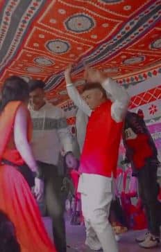 तमंचे पर डिस्को करते युवकों का वीडियो वायरल, पांच लोगों पर FIR दर्ज