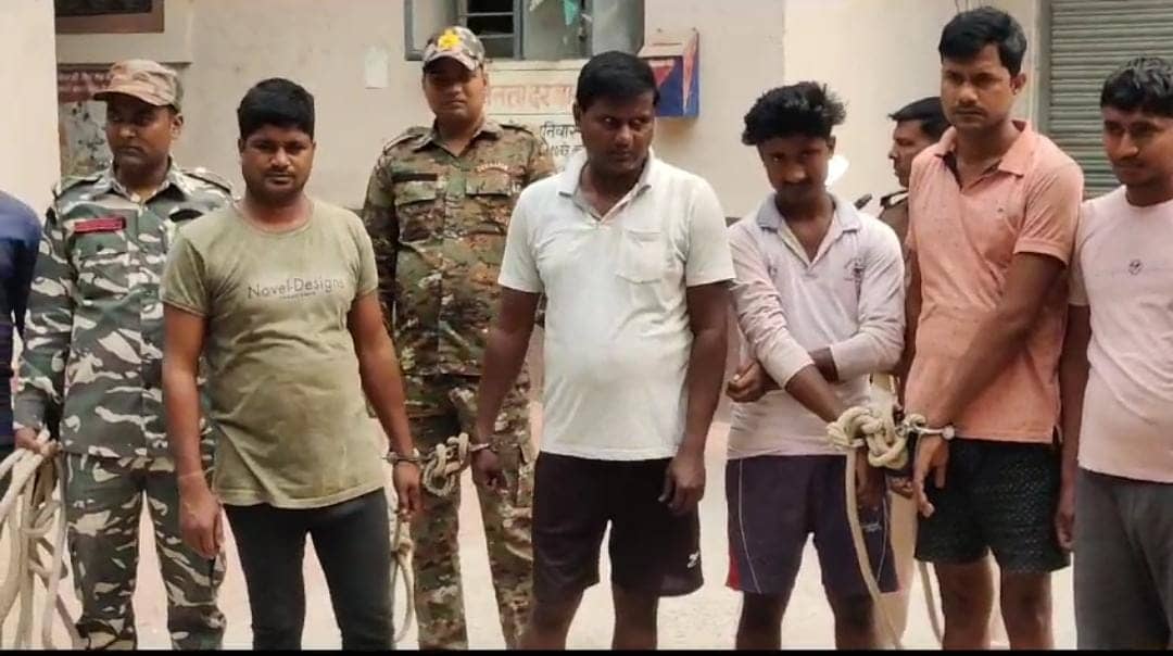 बिहार में बेखौफ अपराधी! शराब तस्करों ने पुलिस टीम पर किया हमला, गिरफ्तार तस्कर को छुड़ा ले गए माफिया 