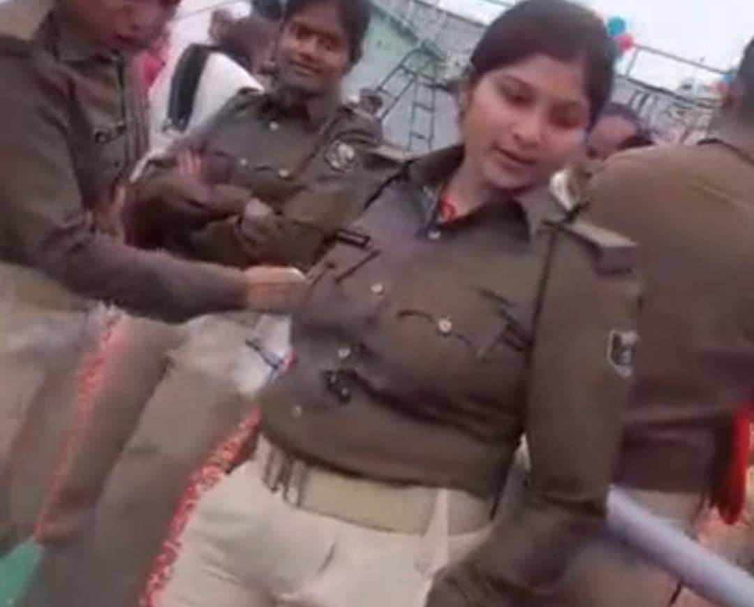 मजिस्ट्रेट और महिला पुलिसकर्मी के बीच पानी मांगने को लेकर विवाद, बहस का वीडियो वायरल