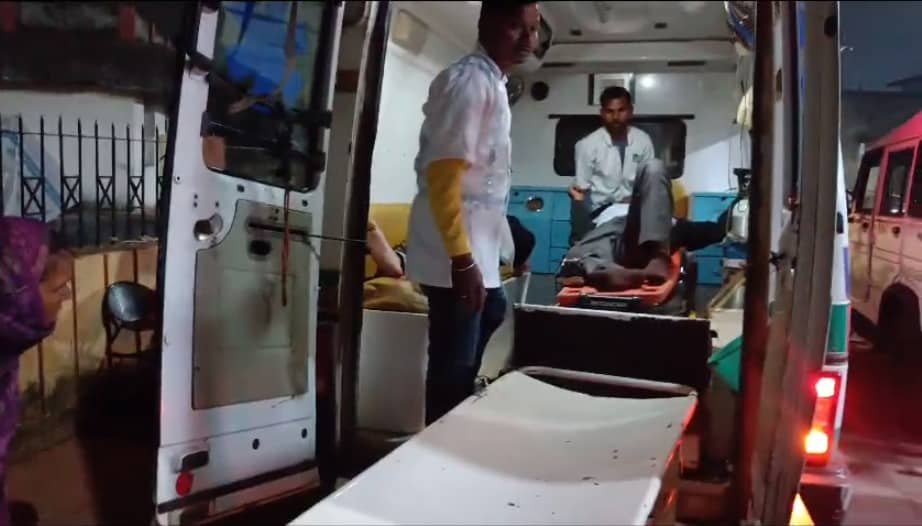 दुमका में दिखा रफ्तार का कहर, तीन बइक की टक्कर में दो की मौत, पांच घायल