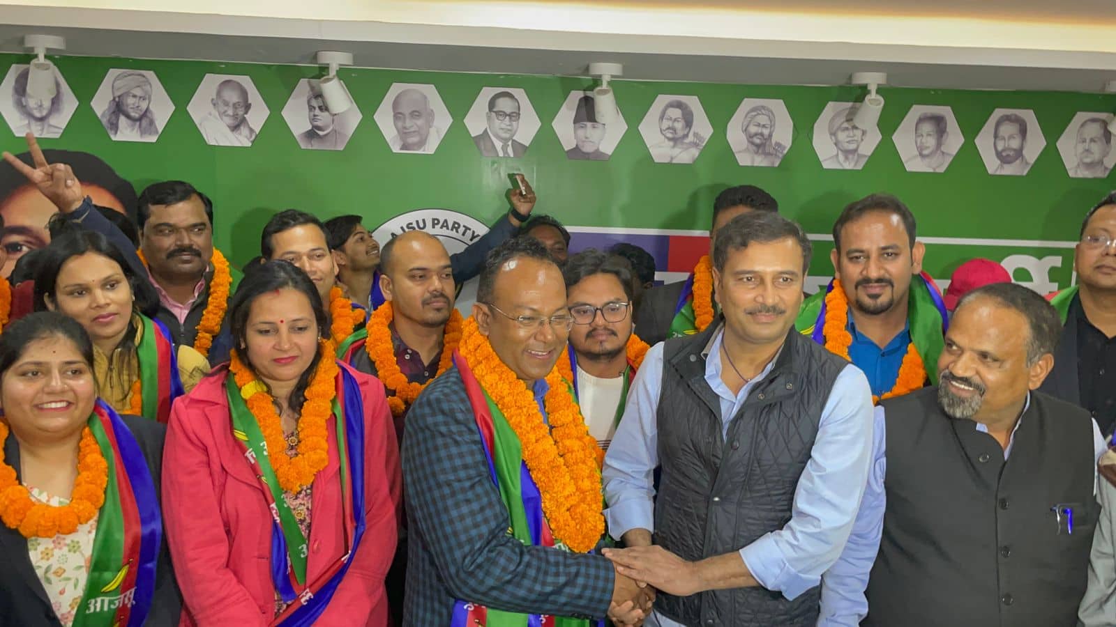 2024 की सियासी पिच तैयार कर रही आजसू!सैकड़ो ने थामा पार्टी का दामन