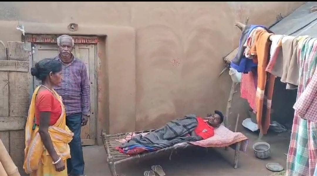 देवघर:आदिवासी बहुल गांव के दर्जनों लोग इस गंभीर बीमारी से हुए ग्रस्त, सभी जमशेदपुर और चक्रधरपुर गए थे कमाने   