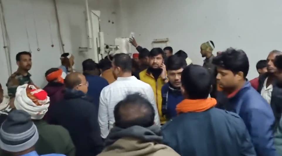 बिहार में अपराधियों का हौसला बुलंद, जदयू नेता के घर में घुसकर मारी गोली, हालत गंभीर