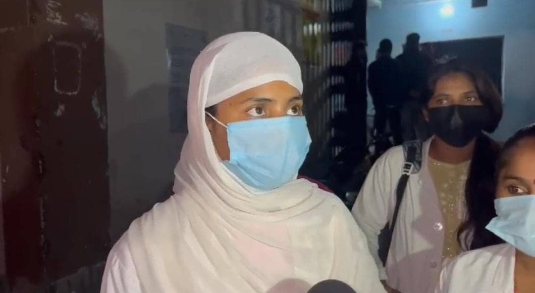 शिक्षा के मंदिर में घिनौनी करतूत! विम्स की चार छात्राओं के साथ दुष्कर्म का प्रयास, 4 डॉक्टर और क्लर्क पर एफआईआर, पढ़ें पूरा मामला