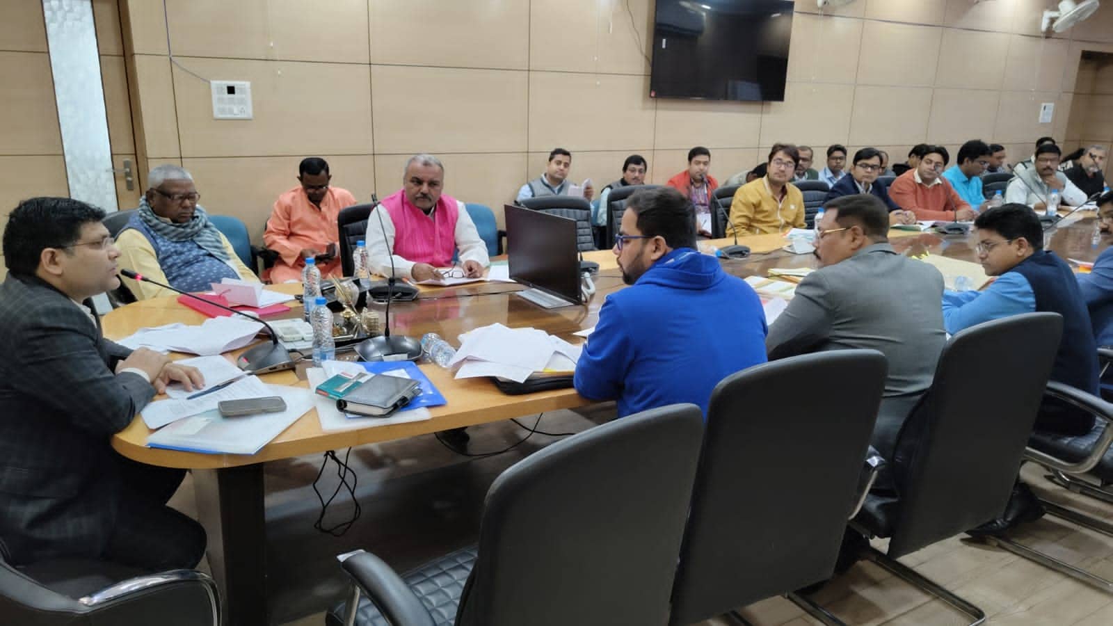 DHANBAD!!सरकार की योजनाओं में निजी बैंकों की भूमिका नगण्य ,कई सरकारी बैंकों से भी नाराजगी 