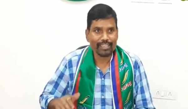 20 प्रतिशत महिला और 50 प्रतिशत युवाओं के हाथ रहेगी आजसू पार्टी की बागडोर 