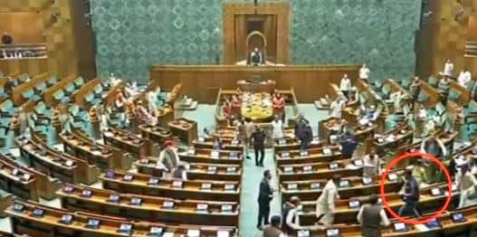 संसद में सुरक्षा चूक पर जोरदार हंगामा, कांग्रेस के पांच सांसद निलंबित, अब सख्त होगी सुरक्षा