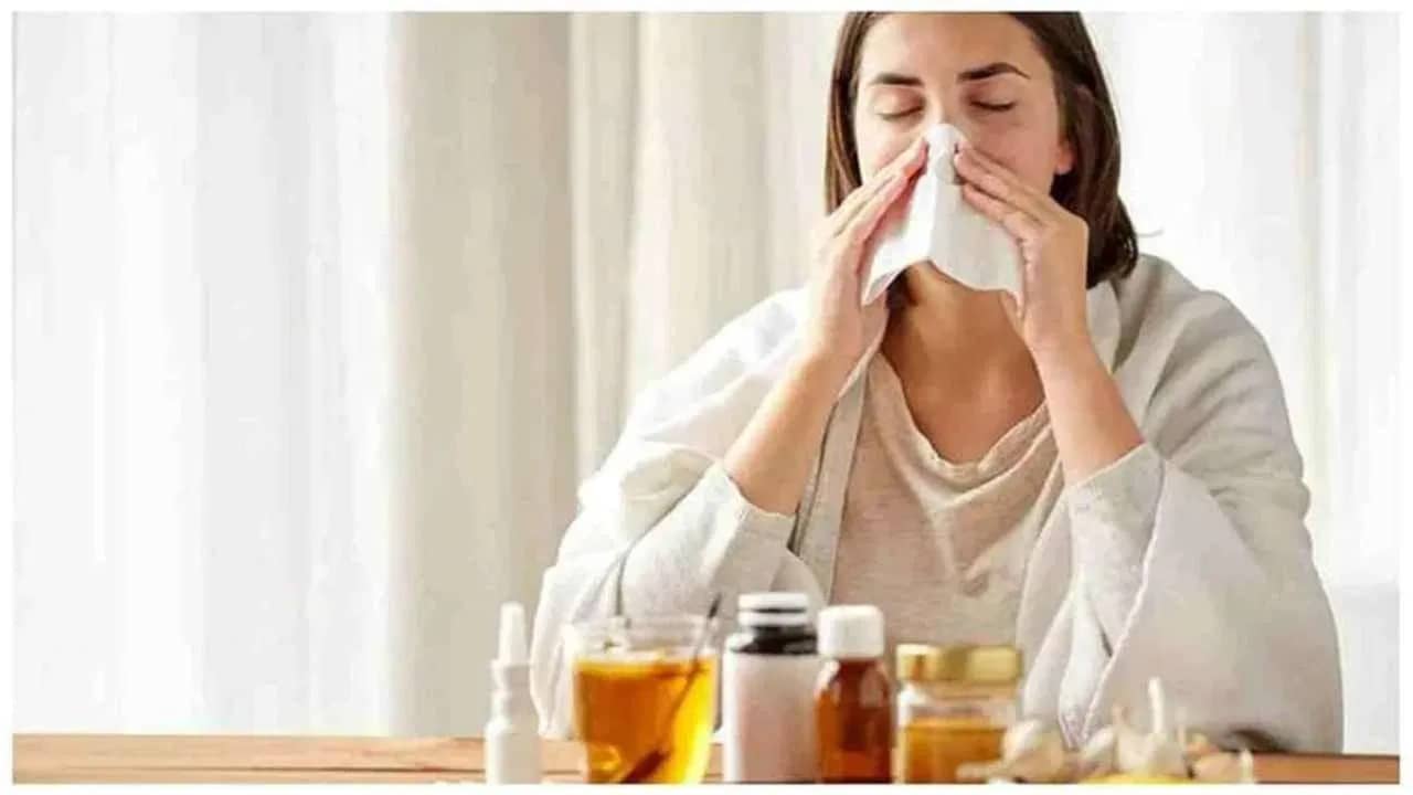 अगर आप भी सर्दी-खांसी से हैं परेशान तो अपनाएं ये देसी नुस्खे, तुरंत मिलेगा आराम 