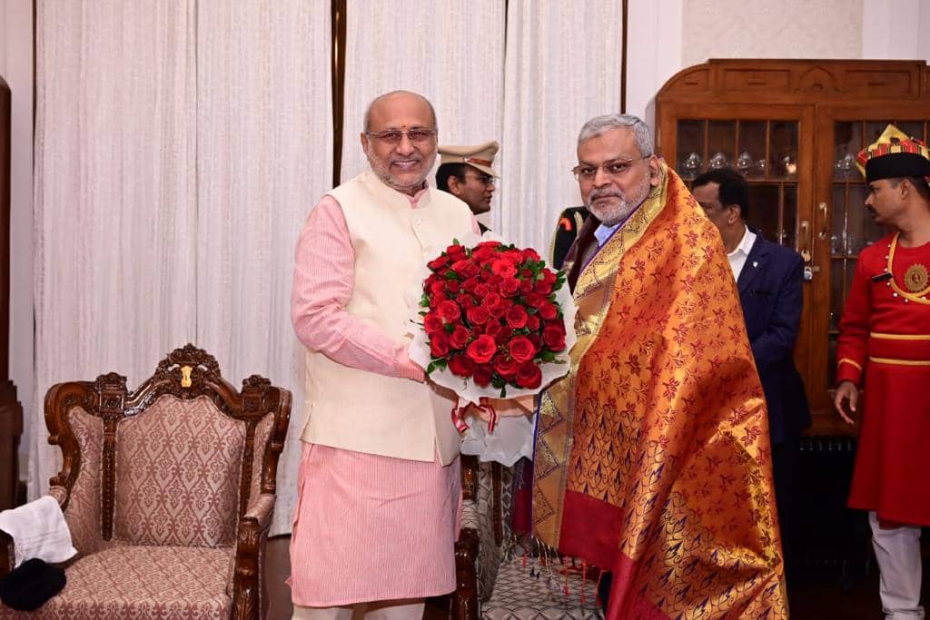 झारखंड हाई कोर्ट के मुख्य न्यायाधीश को दी गई विदाई भोज, जानिए किसने दी विदाई भोज