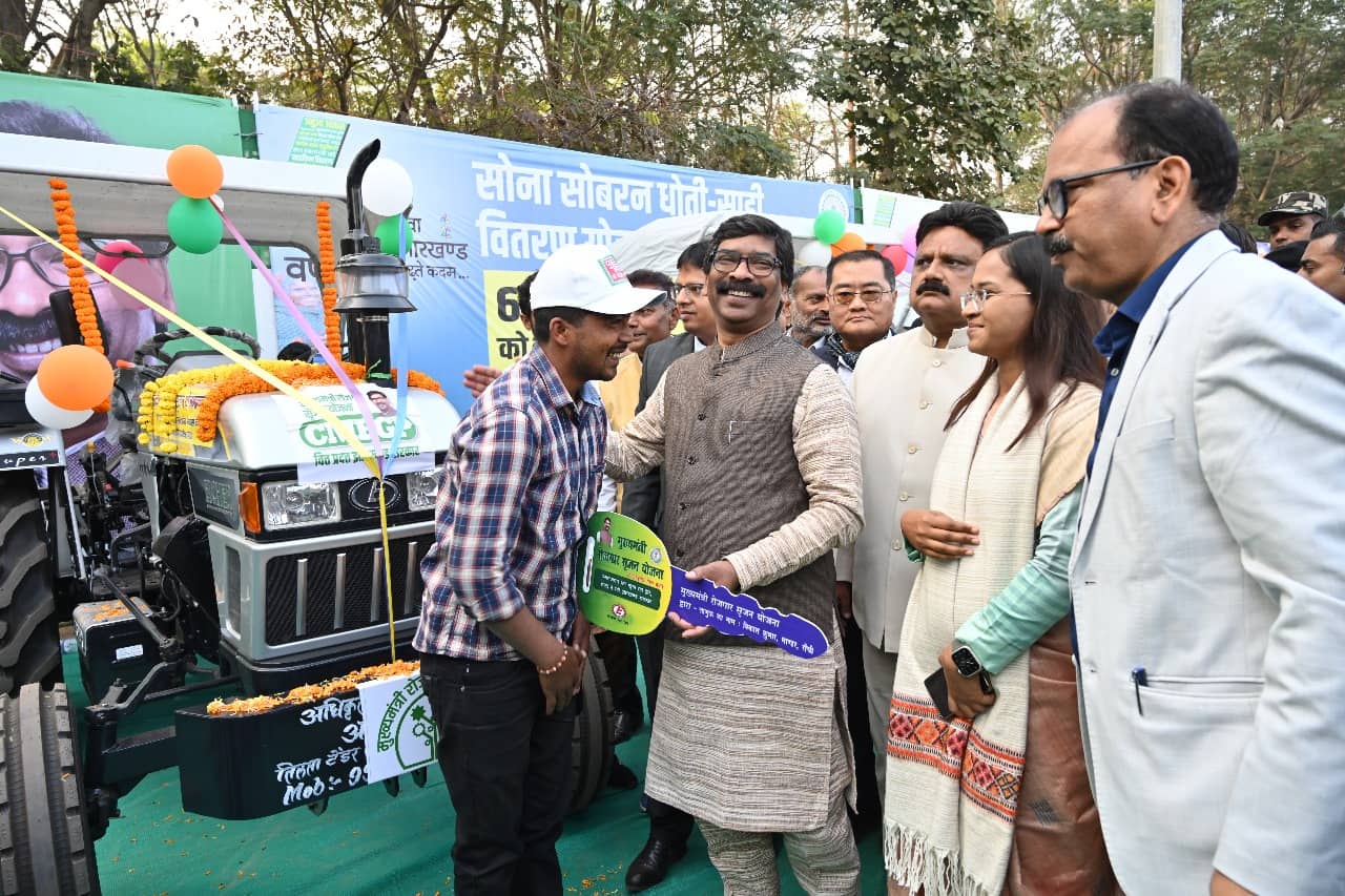 jharkhand politics:  60 का इंतजार नहीं अब 50 की उम्र में ही दलित-आदिवासियों को वृद्धा पेंशन, देखिये कैसे तेज हुई 2024 की लड़ाई