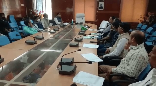 औने पौने दाम पर धान बेचने की खबर पर जिला आपूर्ति पदाधिकारी रेस, 29 पैक्स में धान क्रय केंद्र का चयन