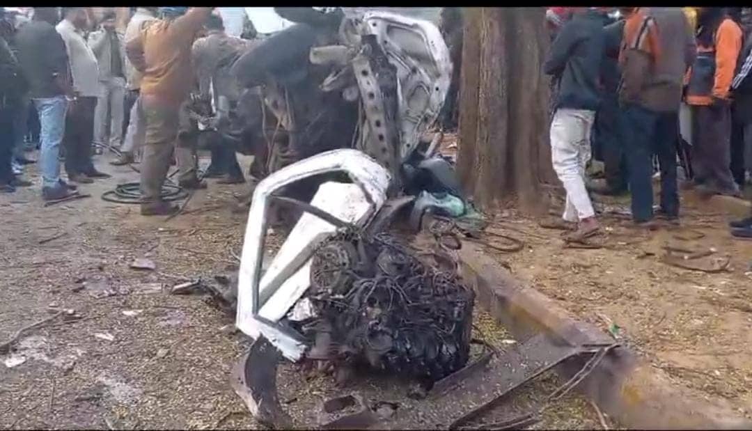Big breaking:जमशेदपुर में भीषण सड़क हादसा, 6 की मौत,  दो घायल