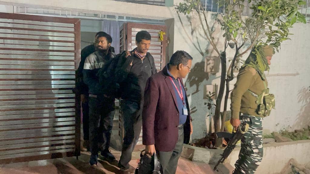 बिग अपडेट : ED रेड में  नगद सहित कई अहम दस्ताबेज जब्त, फ़ोन को खांगलेगी ED