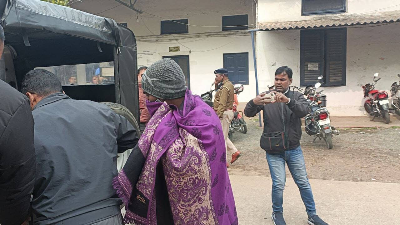 Crypto Currency के नाम पर 20 करोड़ की ठगी!ठगी के पैसे से करता था विदेश की यात्रा,सीआईडी ने दबोचा