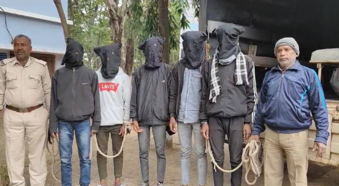 चतरा पुलिस की बड़ी कार्रवाई, 5 TPC उग्रवादी गिरफ्तार, कोयला कारोबारियों और ट्रांसपोर्टर्स से लेवी मांगने का आरोप