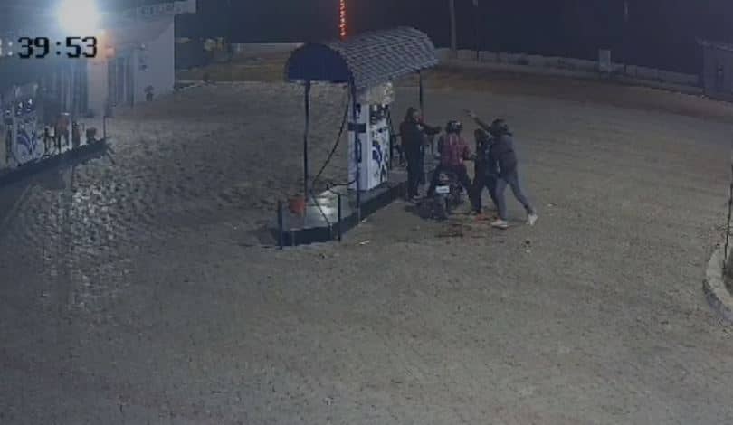 मोतिहारी: नोजल मैन को पिस्टल दिखा पेट्रॉल पम्प से 50 हजार की लूट, घटना CCTV  में कैद 