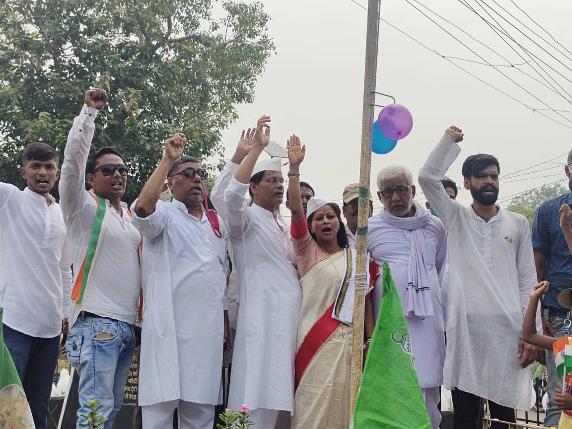 राष्ट्रगान और तिरंगे की सलामी के तुरंत बाद..अलविदा कह गए कांगेसी नेता अनवर हुसैन, इलाके में शोक की लहर