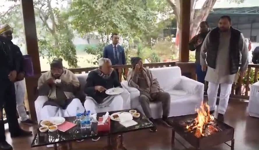 मकर संक्रांति पर सियासी दही-चूड़ा का भोज,नीतीश कुमार पहुंचे राबड़ी आवास, साथ में ललन सिंह और संजय झा भी मौजूद 