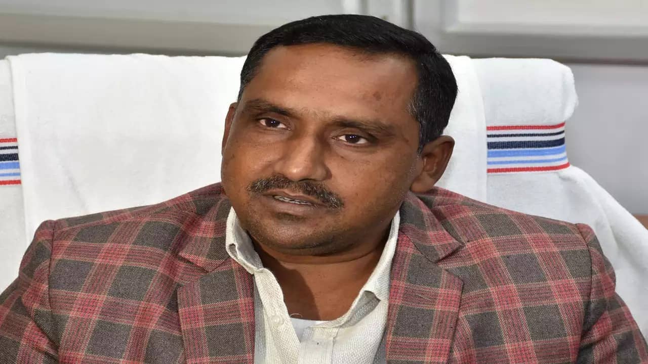 बन्ना की मनमानी, सीएम के हिस्से का फैसला खुद ले रहे हैं मंत्री, सरयू राय ने ट्वीट कर किया आगाह