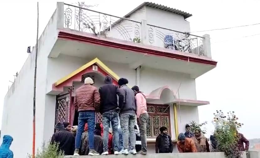 बंद घर में मिला मां-बेटी का शव, हत्या के बाद एसिड से जलाने की आशंका, जांच में जुटी पुलिस