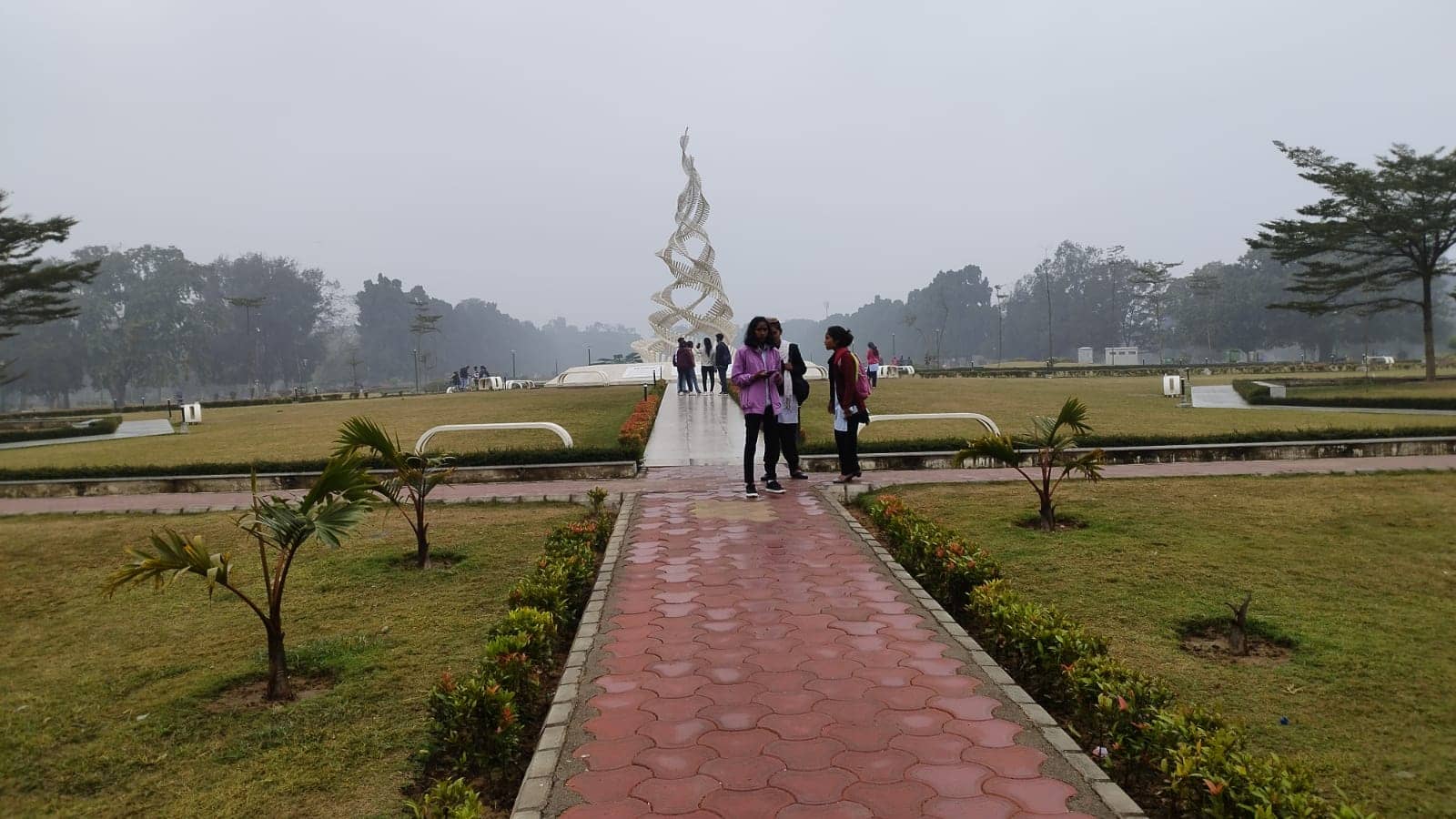 Jamshedpur Weather update: लौहनगरी में मौसम ने बदला मिजाज! रिमझिम बारिश से बढ़ी कनकनी, घरों में दुबके लोग   