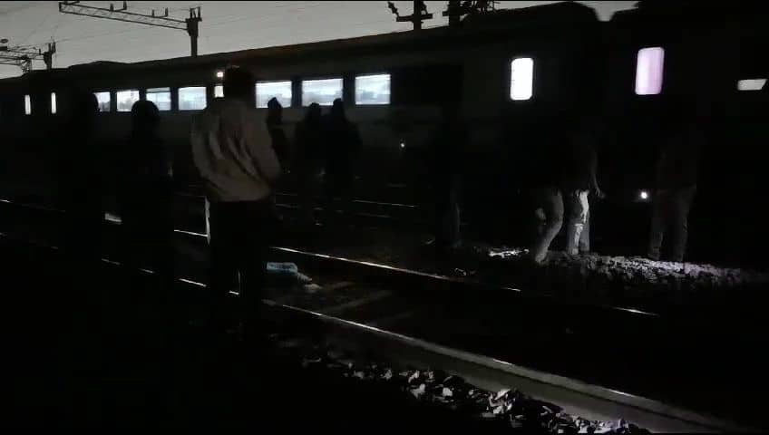 Breaking : ट्रैन की चपेट में आने से  चार लोगों की दर्दनाक मौत, रेलवे ट्रैक पार करने के दौरान हुआ हादसा