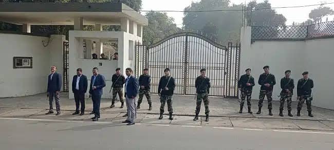 झामुमो का सनसनीखेज आरोप, CRPF के 500 जवान साजिश के तहत पहुंचे थे सीएम आवास, हेमंत को ले जाने एयरपोर्ट पर खड़ा था विशेष विमान