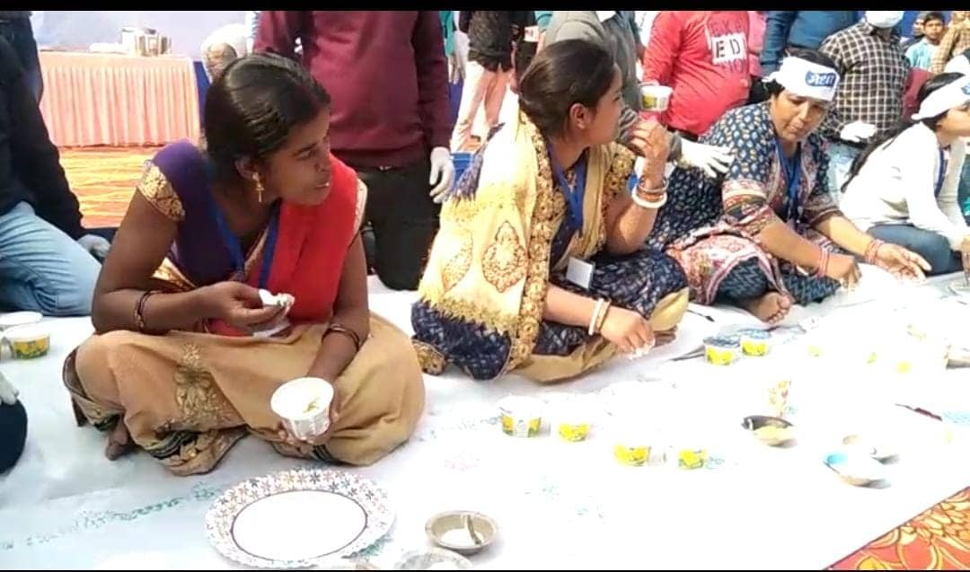 डेयरी प्रोडक्ट को बढ़ावा देने के लिए मेघा ने आयोजित की ‘दही खाओ इनाम पाओ’ प्रतियोगिता, प्रतिभागियों ने खूब खाई दही