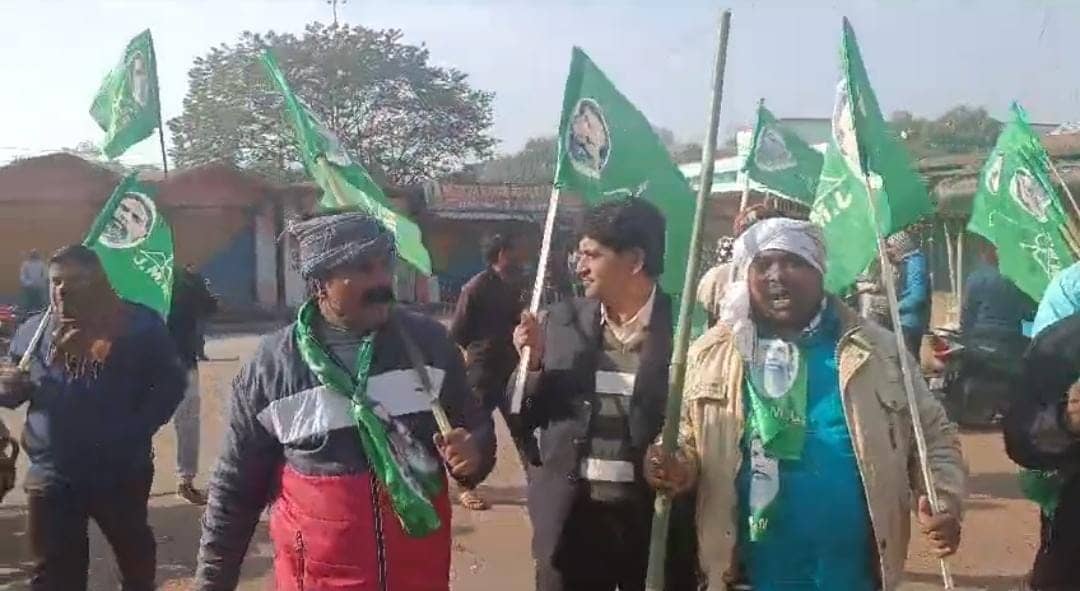 ईडी और सीएम के बीच रस्साकशी का दौर जारी! नौवें समन से नाराज जेएमएम कार्यकर्ता करा रहे हैं दुमका बंद, पढ़ें कितना है बंद का असर   