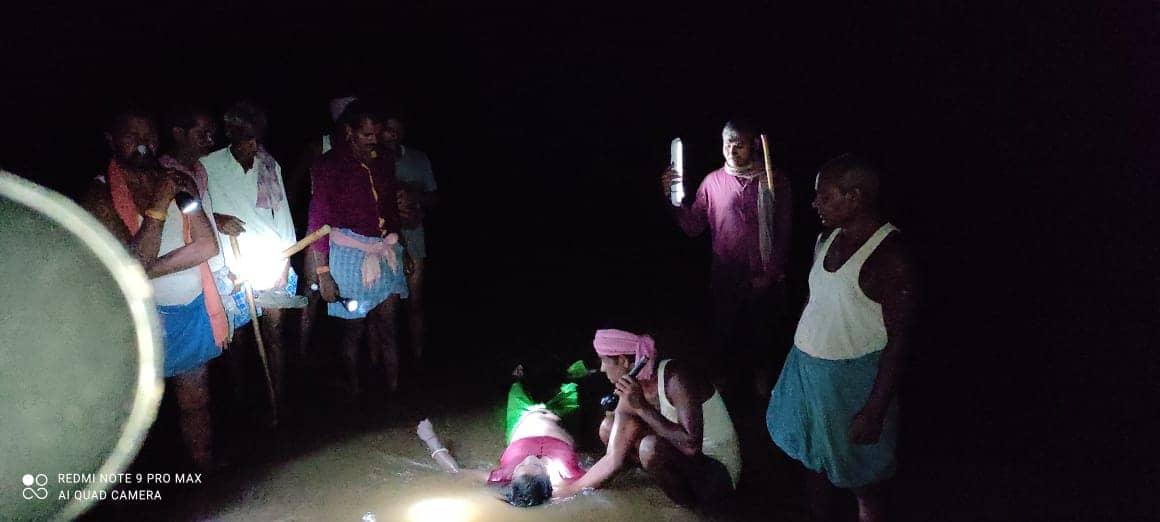 घास काटने गयी महिला की नदी से मिला शव, पुलिस जांच में जुटी