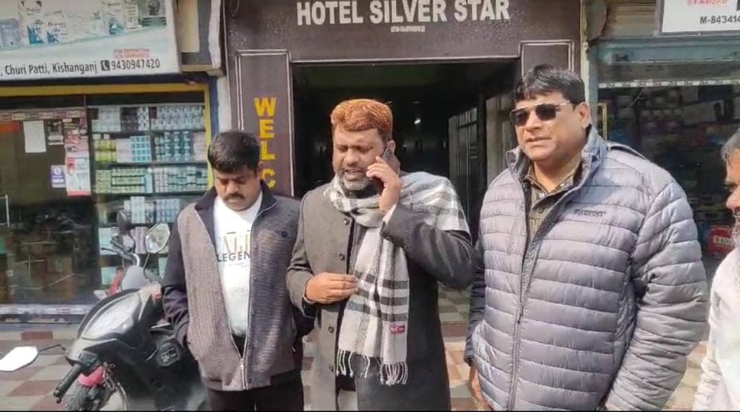 रंग बदलने में गिरगिट से भी आगे निकल गए हैं नीतीश कुमार! एआईएमआईएम के प्रदेश अध्यक्ष अख्तरुल ईमान ने नीतीश कुमार पर साधा निशाना