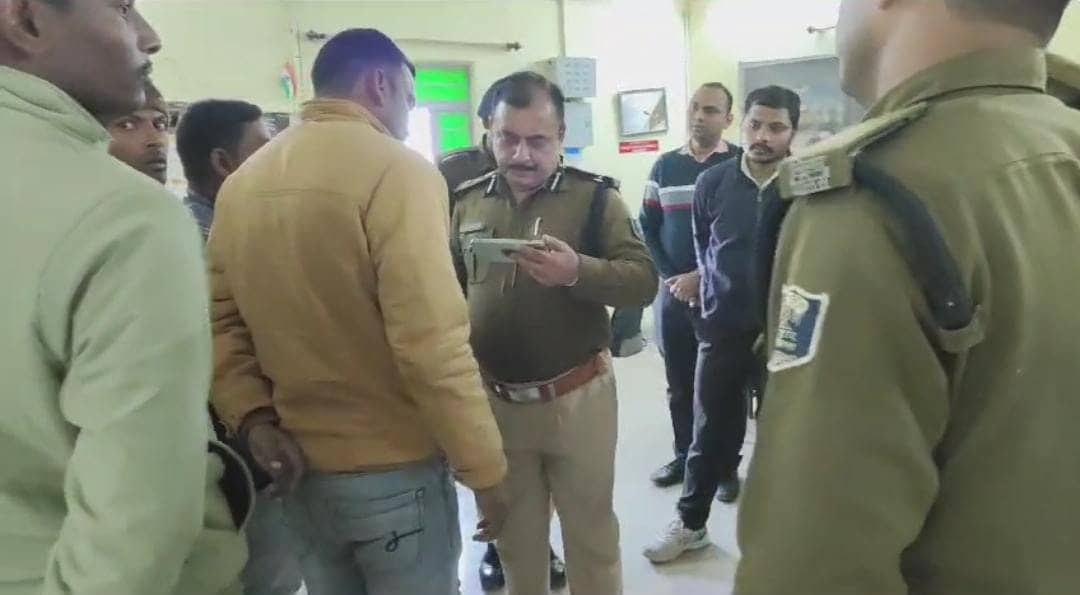 शेखपुरा में महिंद्रा फाइनेंस की शाखा में बड़ा लूटकांड! हथियार बंद अपराधियों ने दिया घटना को अंजाम,पढ़ें क्या कहती है पुलिस