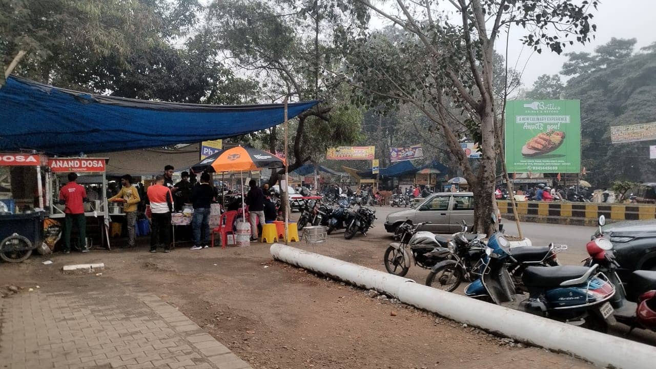 Jharkhand weather update: झारखंड में बदला मौसम का मिजाज! सुबह से तेज हवाओं के साथ हो रही बूंदा बांदी, ठंड से घर में दुबके लोग