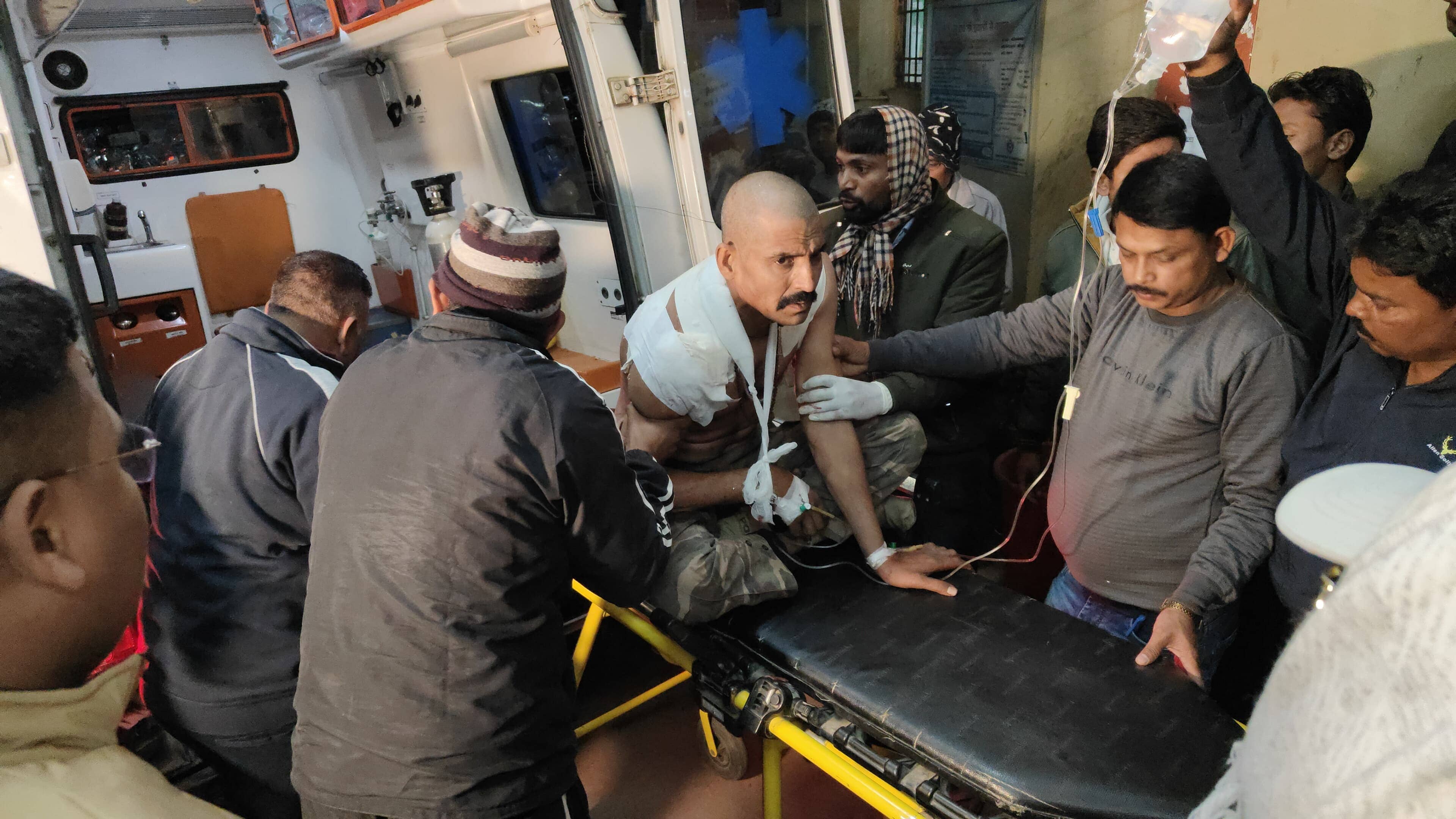 नक्सली पुलिस मुठभेड़: दो जवानों की शहादत, एक पलामू और एक गया का रहने वाला है जवान,जंगल में तेज हुआ अभियान    